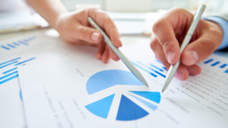 【初心者向け】小型株は危険?「財務健全な割安銘柄」を見抜くポイント3選